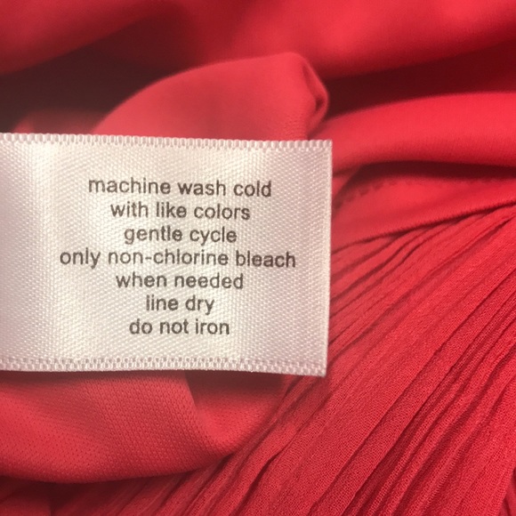 Lane Bryant cold shoulder crinkle top. 16. EUC. - Picture 7 of 7